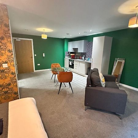 Adelphi Wharf Apartments By Beehosting แมนเชสเตอร์ ภายนอก รูปภาพ