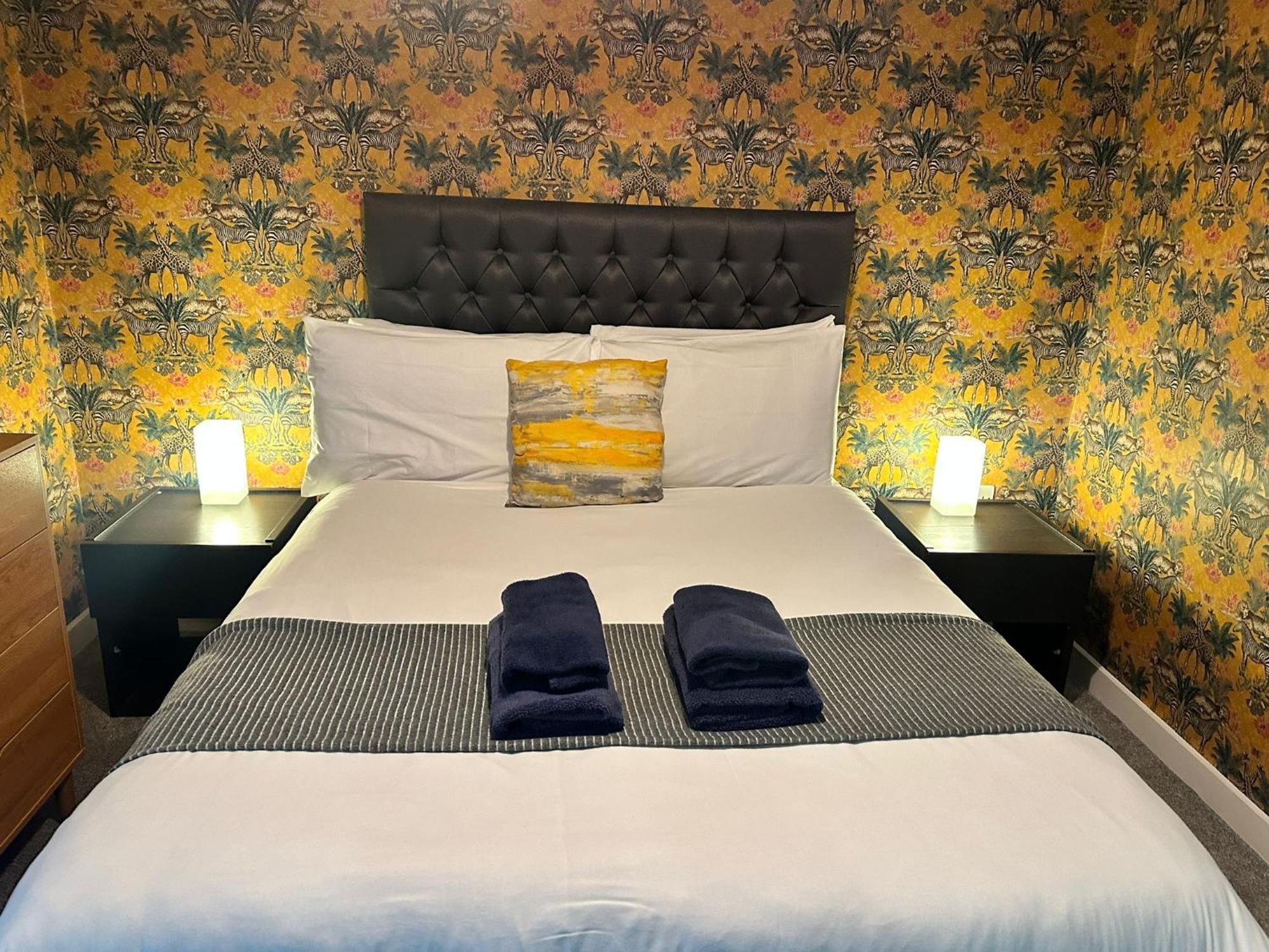 Adelphi Wharf Apartments By Beehosting แมนเชสเตอร์ ภายนอก รูปภาพ